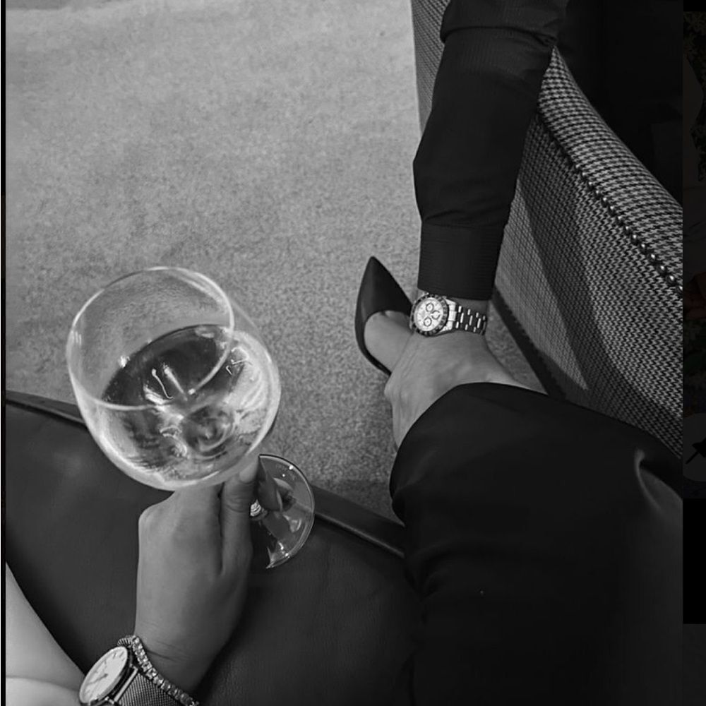 Black closed toe heels - Picture 1 of 7